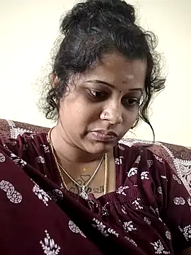 sweetqueen143 webcam