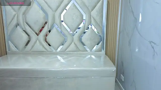 Saraah_Tx webcam stripchat model stream image