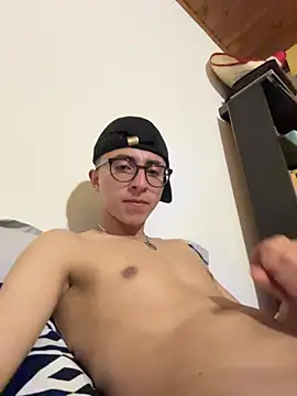 CamiRojas_boy webcam