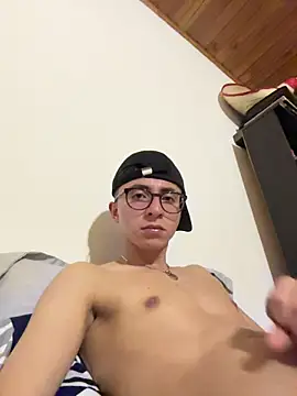 CamiRojas_boy webcam