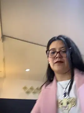 TAMARALEWISMD webcam