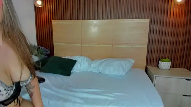 charlotte_rousee webcam