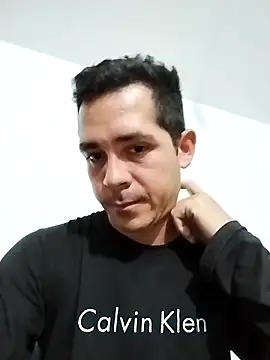 Logan_hetero1 webcam