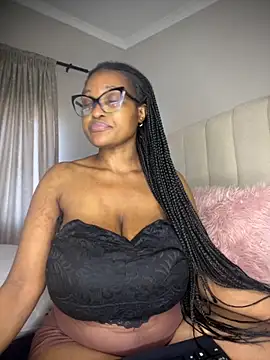 Bustygoddess32 webcam