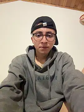 CamiRojas_boy webcam