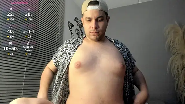 Latin_boy_surprisee webcam