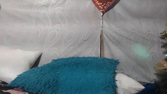 CataleyaRosee webcam