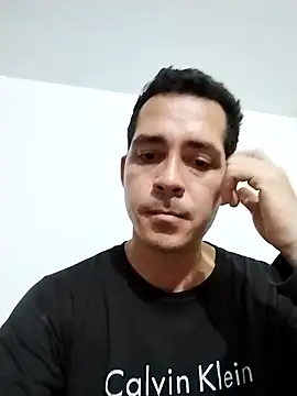 Logan_hetero1 webcam