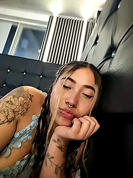 ManuelaVeelez webcam