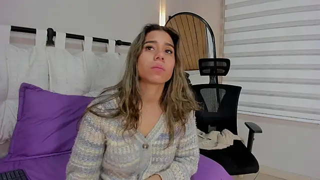 Rachell_criss webcam