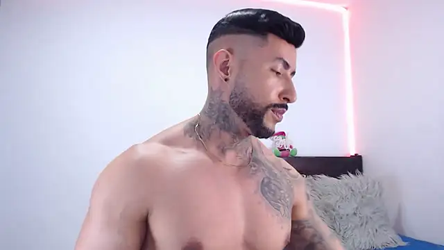 andrea_de_lucaa webcam