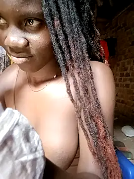 Black_juicy24 webcam
