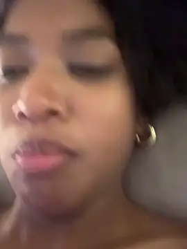 Webcam Model (IamCrystal2)  is live.Free join now!