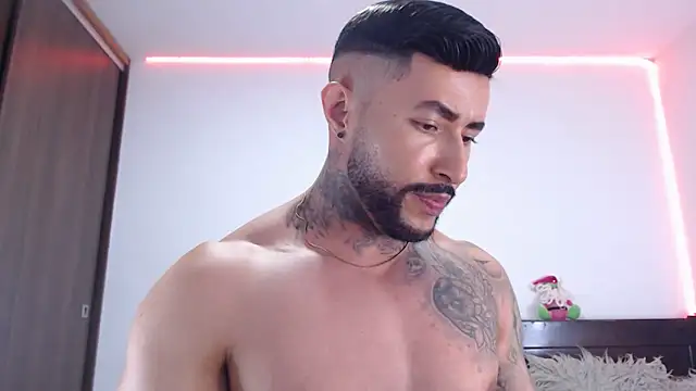 andrea_de_lucaa webcam