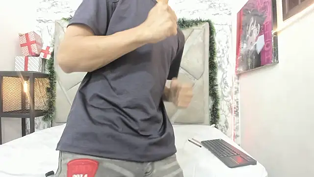 Logan_Jhonson webcam