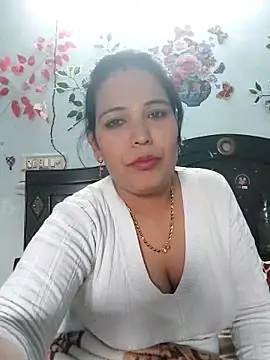 Poojabhabi101 webcam
