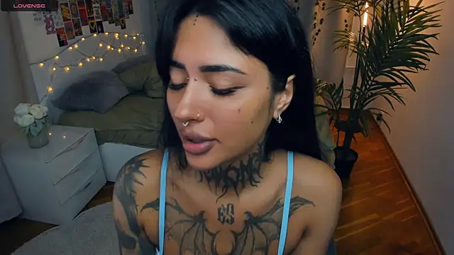 CharimgSabrina webcam