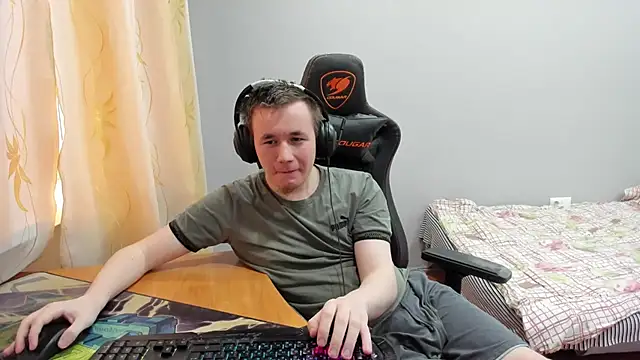 iliaskrislove - Iliaskrislove's free webcam - UK Sex Cams