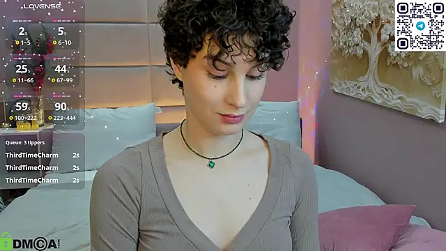 Adeline_Perle webcam