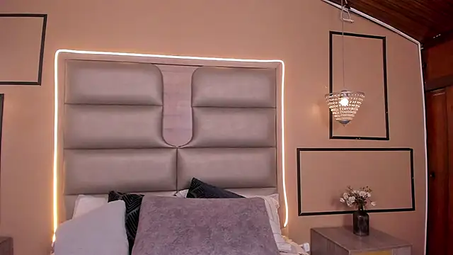 CAYLINCOLLINS webcam