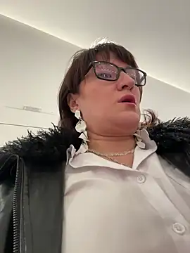 ZhenjaPoledance webcam