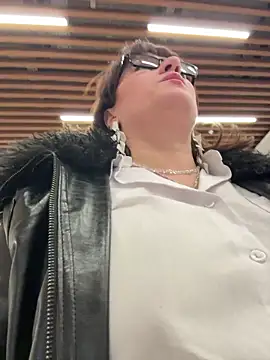 ZhenjaPoledance webcam