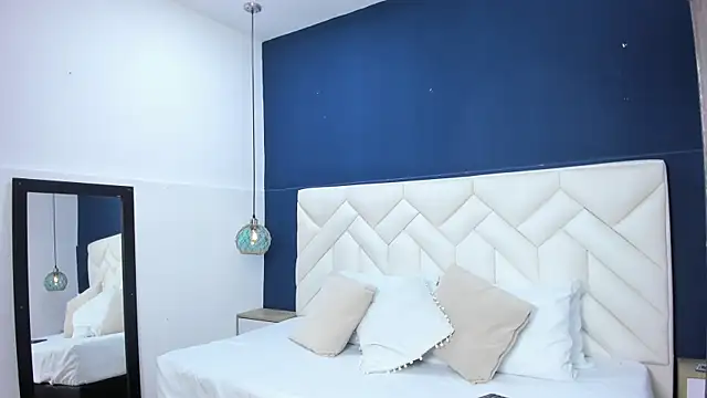 Webcam Model (Kim_Luna1) is live