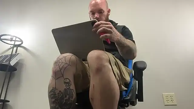 BearChubby300 webcam