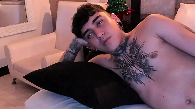 SantiOlsen webcam stripchat model stream image