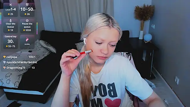 millie_vanillies - Millie_Vanillies's free webcam