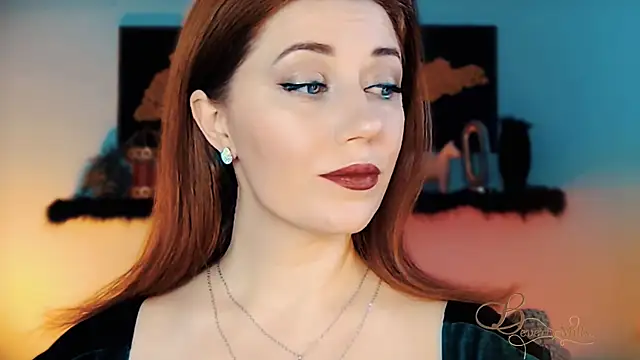 missbeverlymills - MissBeverlyMills's free webcam