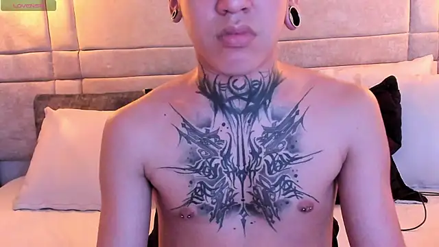 SantiOlsen webcam stripchat model stream image