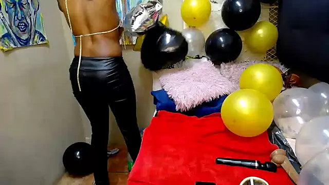 SexyDynamitexxx webcam