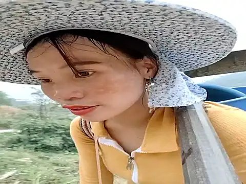 tin_tanny - Tin_tanny's free webcam