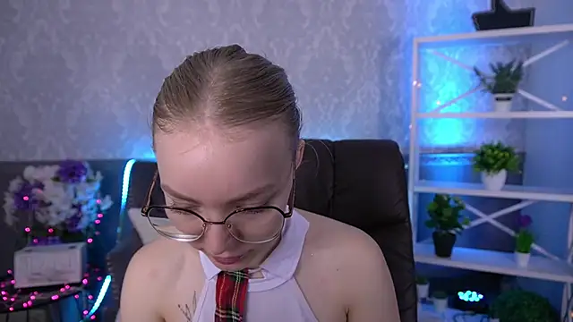 emilysunshines - EmilySunshineS's free webcam