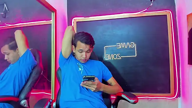 jeremytonner live cam screenshot males on Pron.Webcam – Live Webcams & Adult Chat