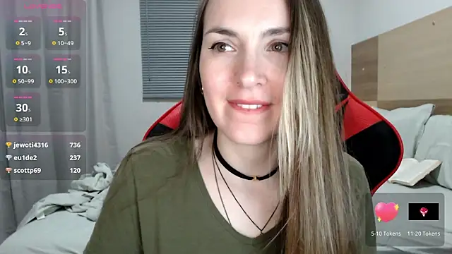 naughty_annn (F young) - anal plug and booty spanks