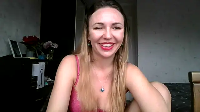 angelinalove28 - AngelinaLove28's free webcam