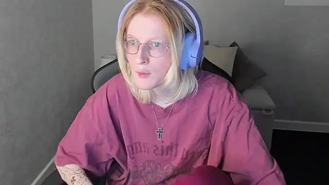 ElizabethHarpper webcam