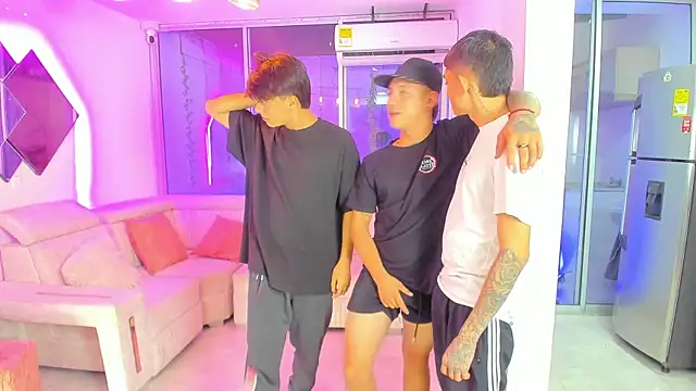 Houseofwarrios webcam