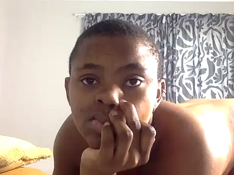 CertifiedhottieXOXO webcam