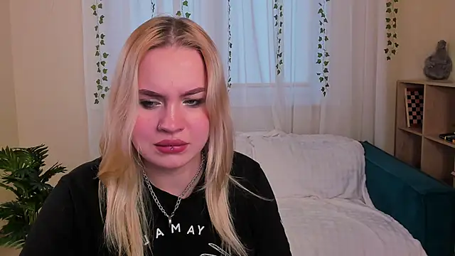 monikapinch_ - MonikaPinch_'s free webcam