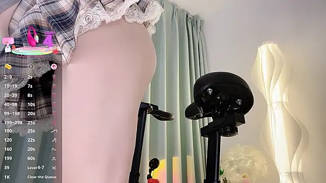 liz-nn (Ask my age) - 无内裤踩单车痴汉视角