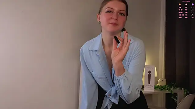 verllineurquidez (F teen) - Did you like my deep blue eyes