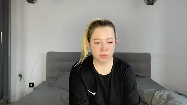 Embersweetbunny webcam