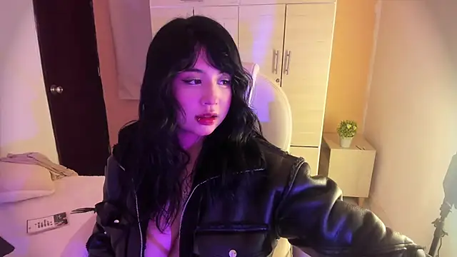 lilith_salvatoree - Lilith_salvatoree's free webcam