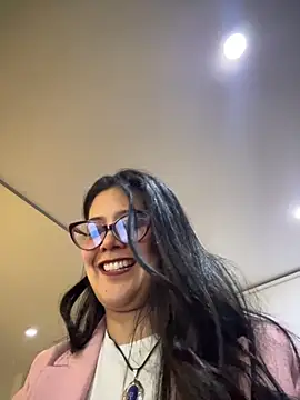 TAMARALEWISMD webcam