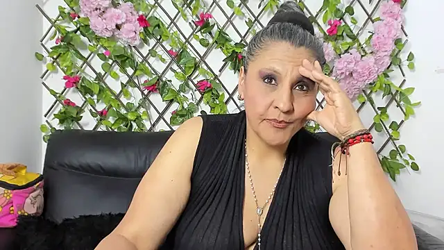 merlyna_goldens webcam