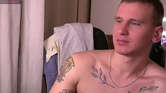 vance_rulez (M young) - 😈SPIT ON DICK AND SLAP CAM