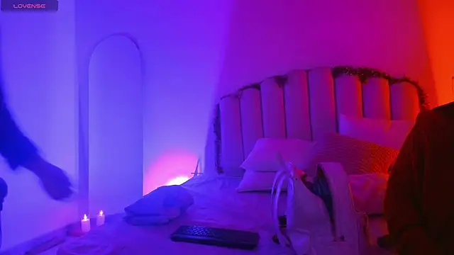 angelmooneyes (F teen) - Lets go naked, i wanna have fun 😈👁